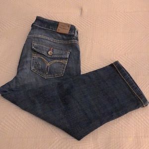 Paris Blues Denim Capris Size 11 w/ 2 pockets on back and some styled distress